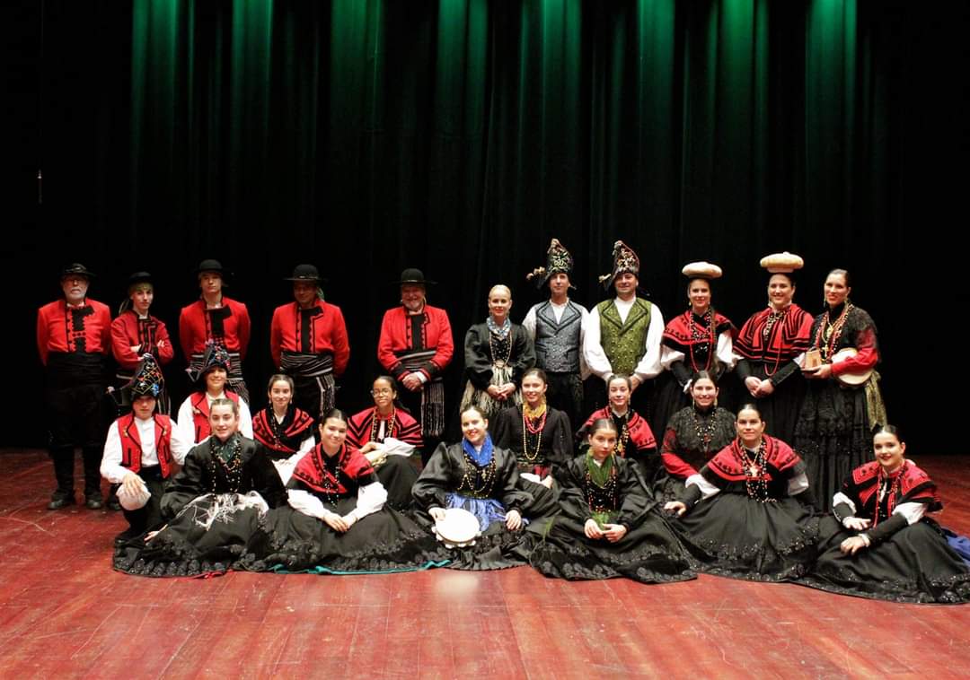 ESPECTACULO DE BAILE E MÚSICA TRADICIONAL