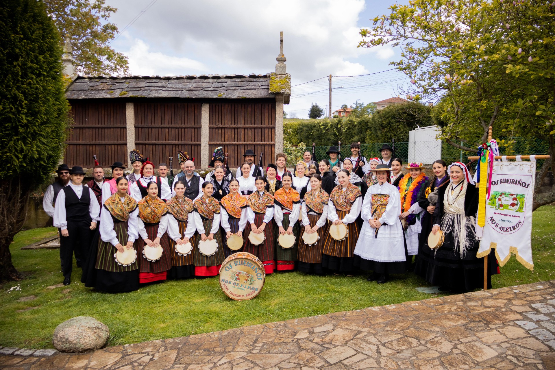 MÚSICAS E BAILES DA NOSA TERRA