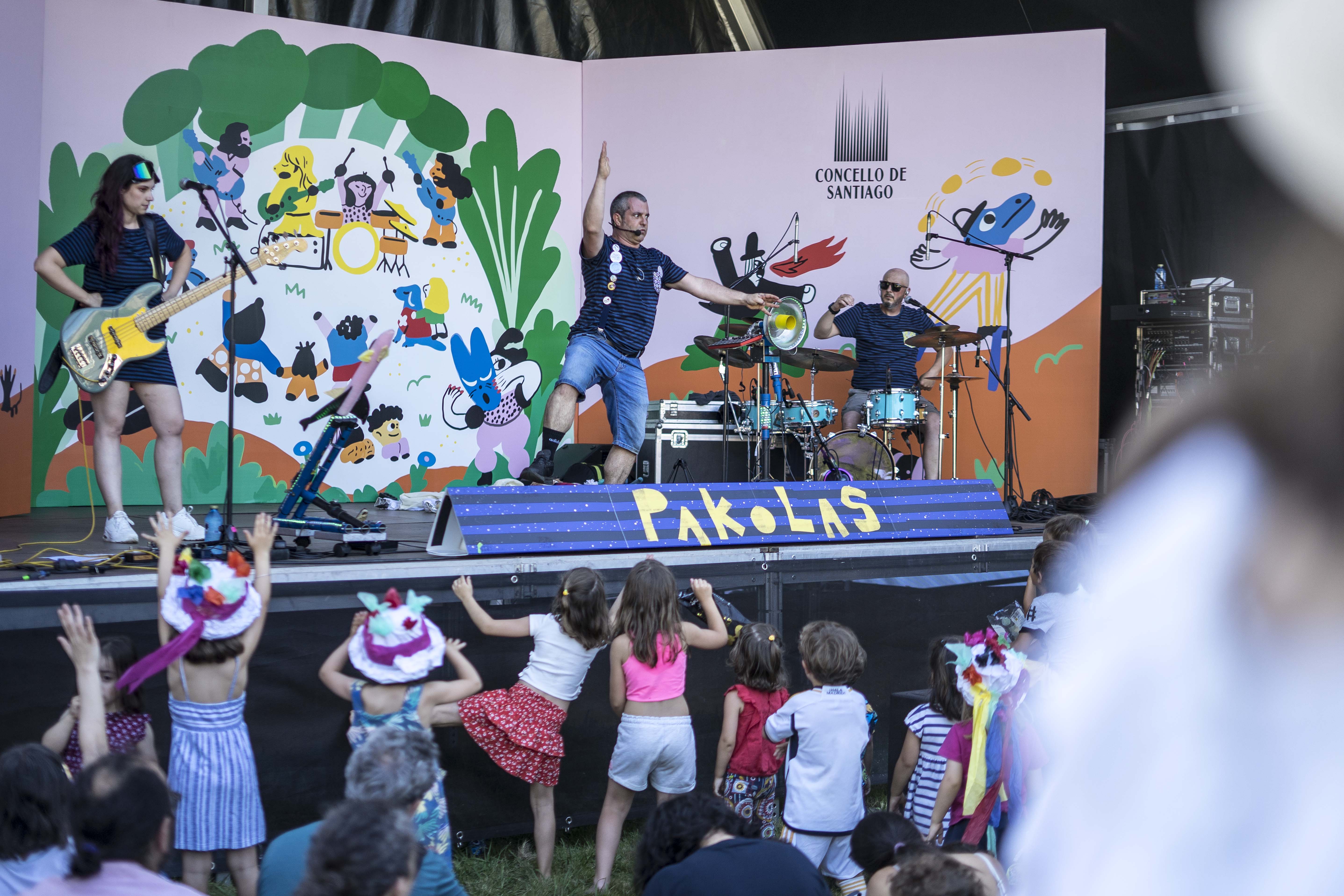 Pakolas e as tripulantes