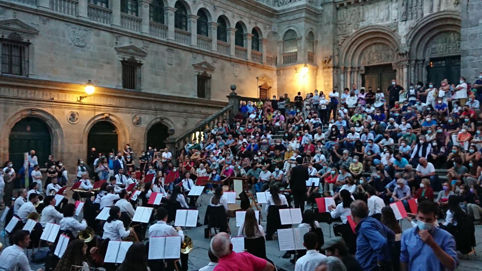 PASARRÚAS, CONCERTO E PROCESIÓN