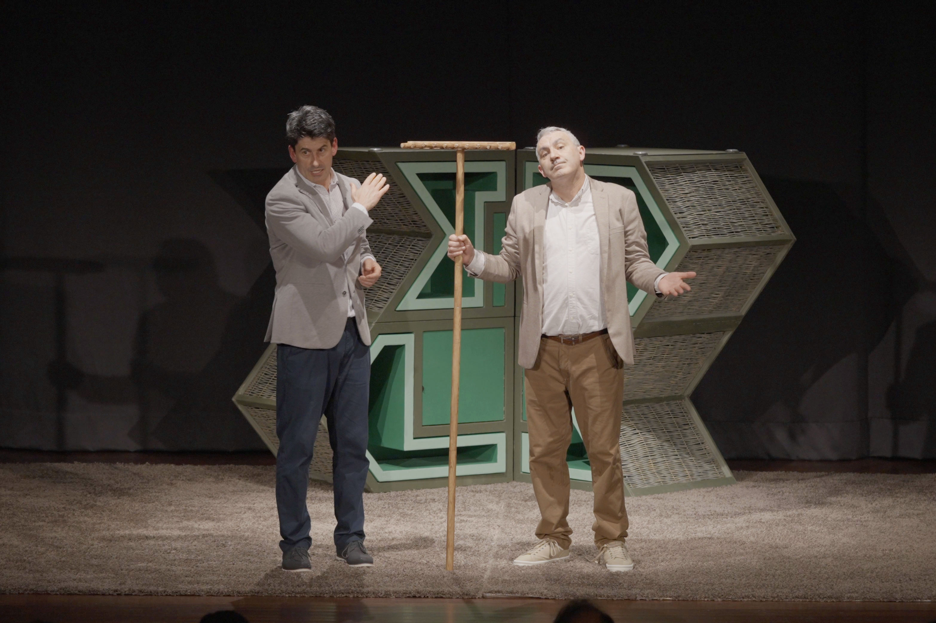 A PARÁBOLA DO ANGAZO