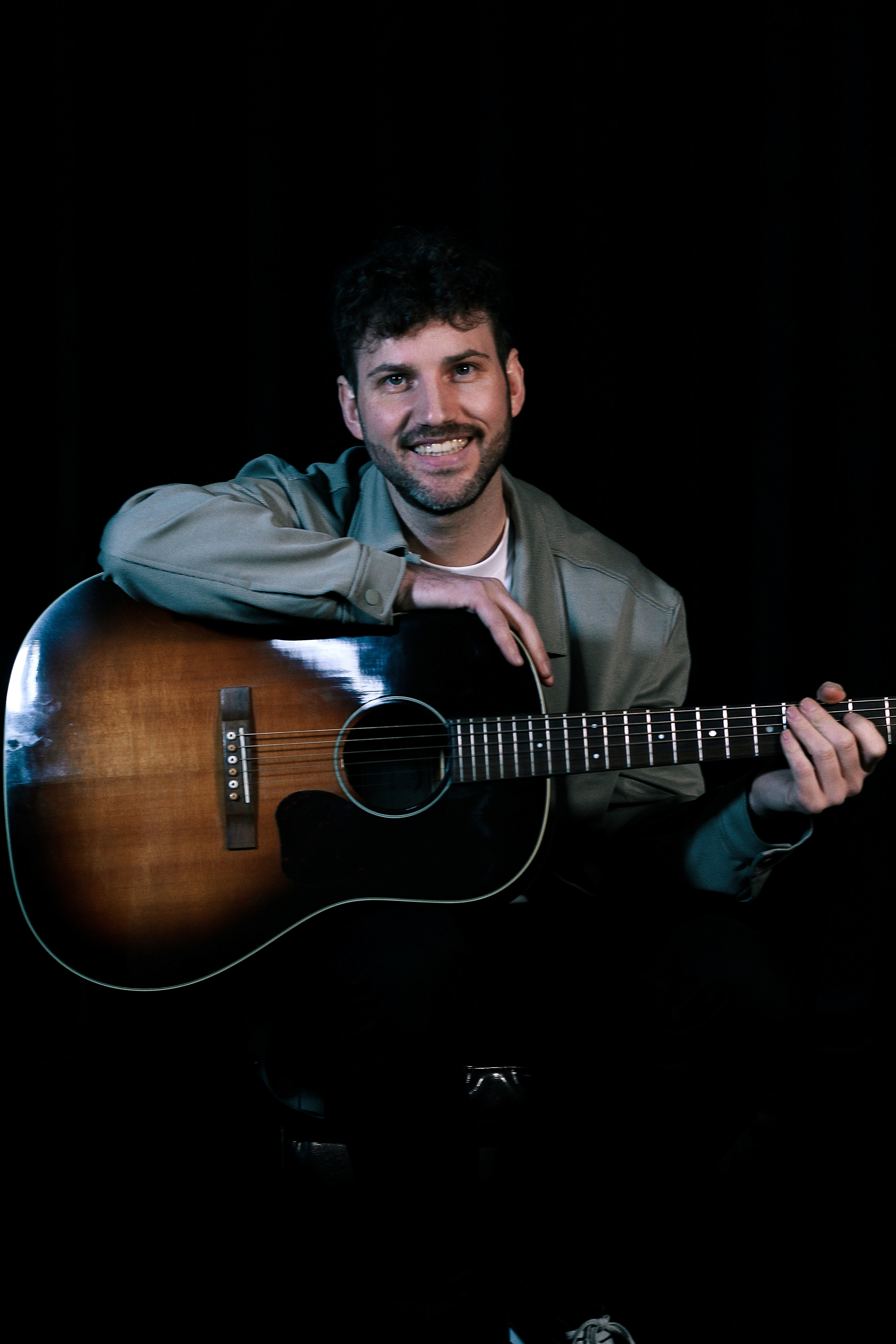 HUGO TORREIRO: CANCIONES PROPIAS Y PRESTADAS